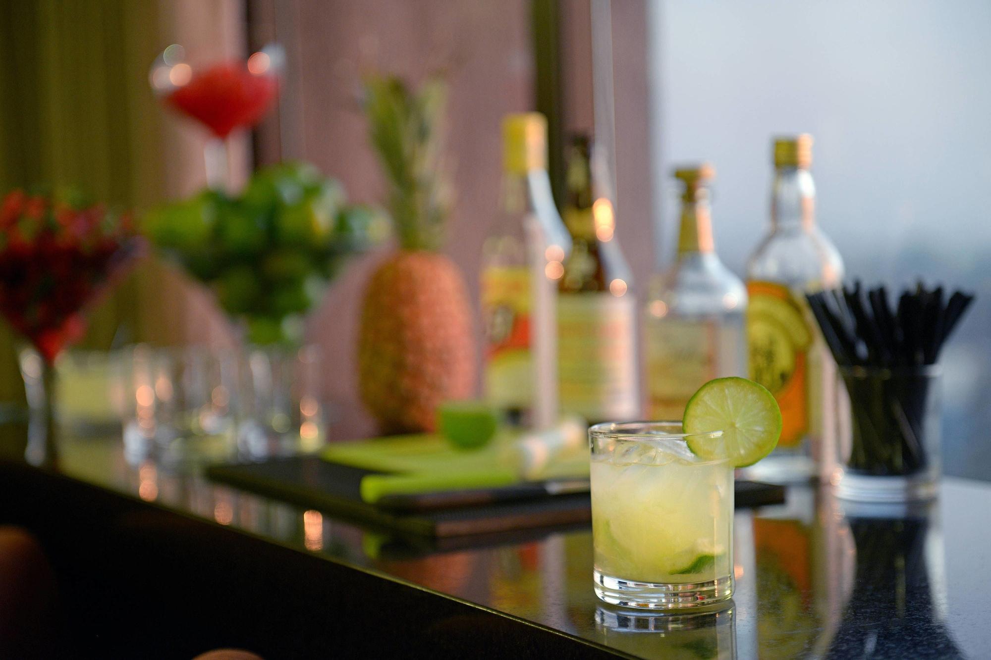Marriott Sao Paulo Airport Hotel Гуарульос Екстериор снимка A caipirinha