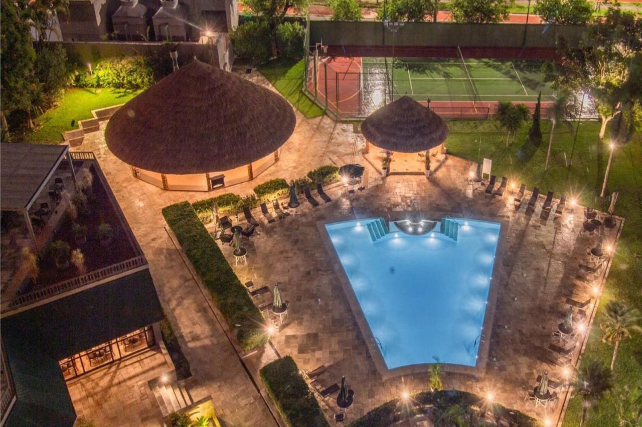 Marriott Sao Paulo Airport Hotel Гуарульос Екстериор снимка The swimming pool at the hotel