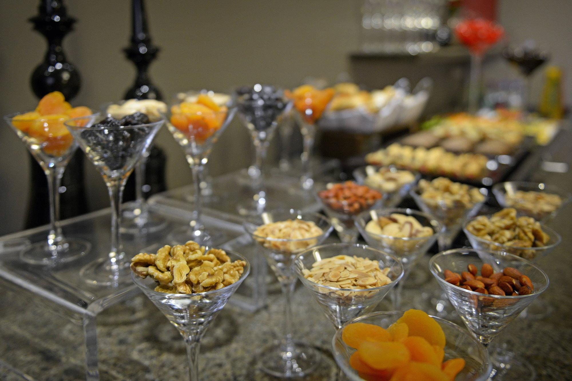 Marriott Sao Paulo Airport Hotel Гуарульос Екстериор снимка A selection of canapés