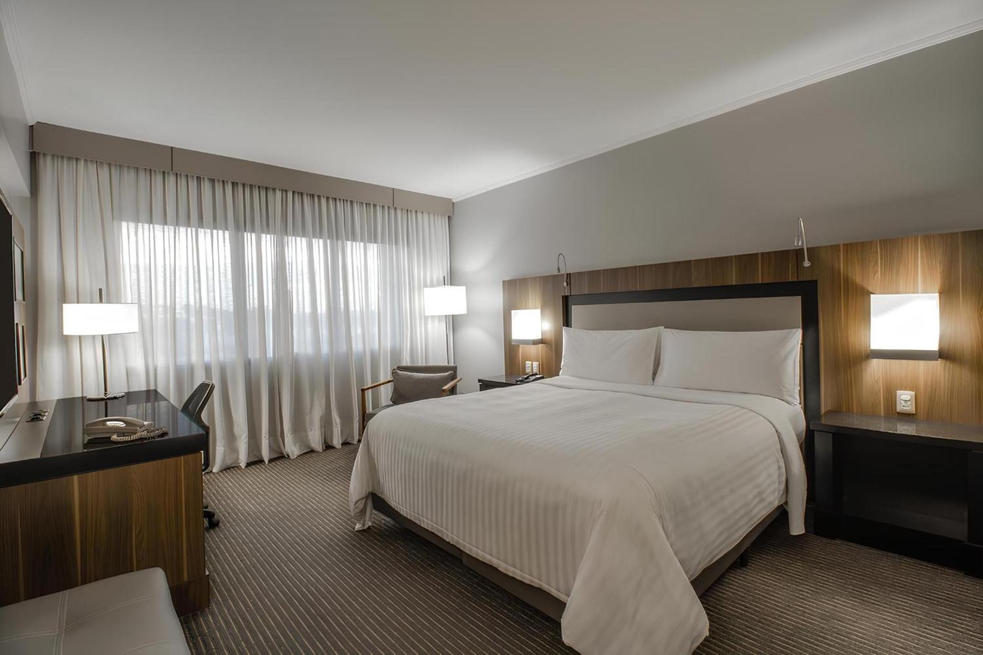 Marriott Sao Paulo Airport Hotel Гуарульос Екстериор снимка A guest room at the Hilton San Francisco Airport